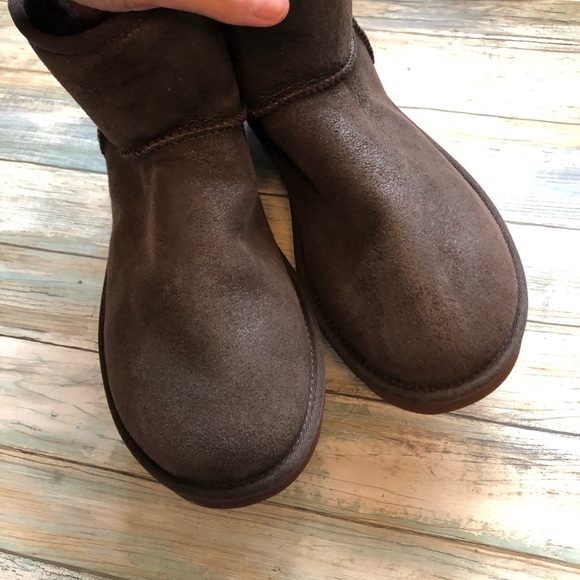 Ugg CLASSIC MINI BOMBER BOOT  men’s shoes - Picture 5 of 8